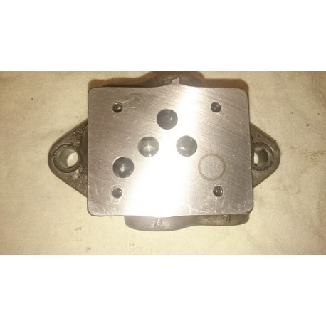 cetop 5 manifold block with 3/8 bsp ports size 10 subplate